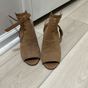 Joes Tan Size 7.5 open toe booties